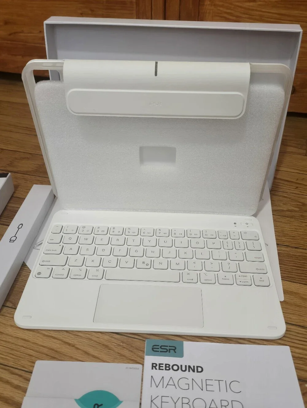 ESR Rebound 360 Keyboard Case for iPad iPad Air 11
